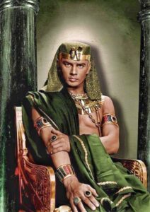Yul Brynner en Ramses vert dans Les Dix Commandements de DeMille Yul Brynner en Ramses vert dans Les Dix Commandements de DeMille